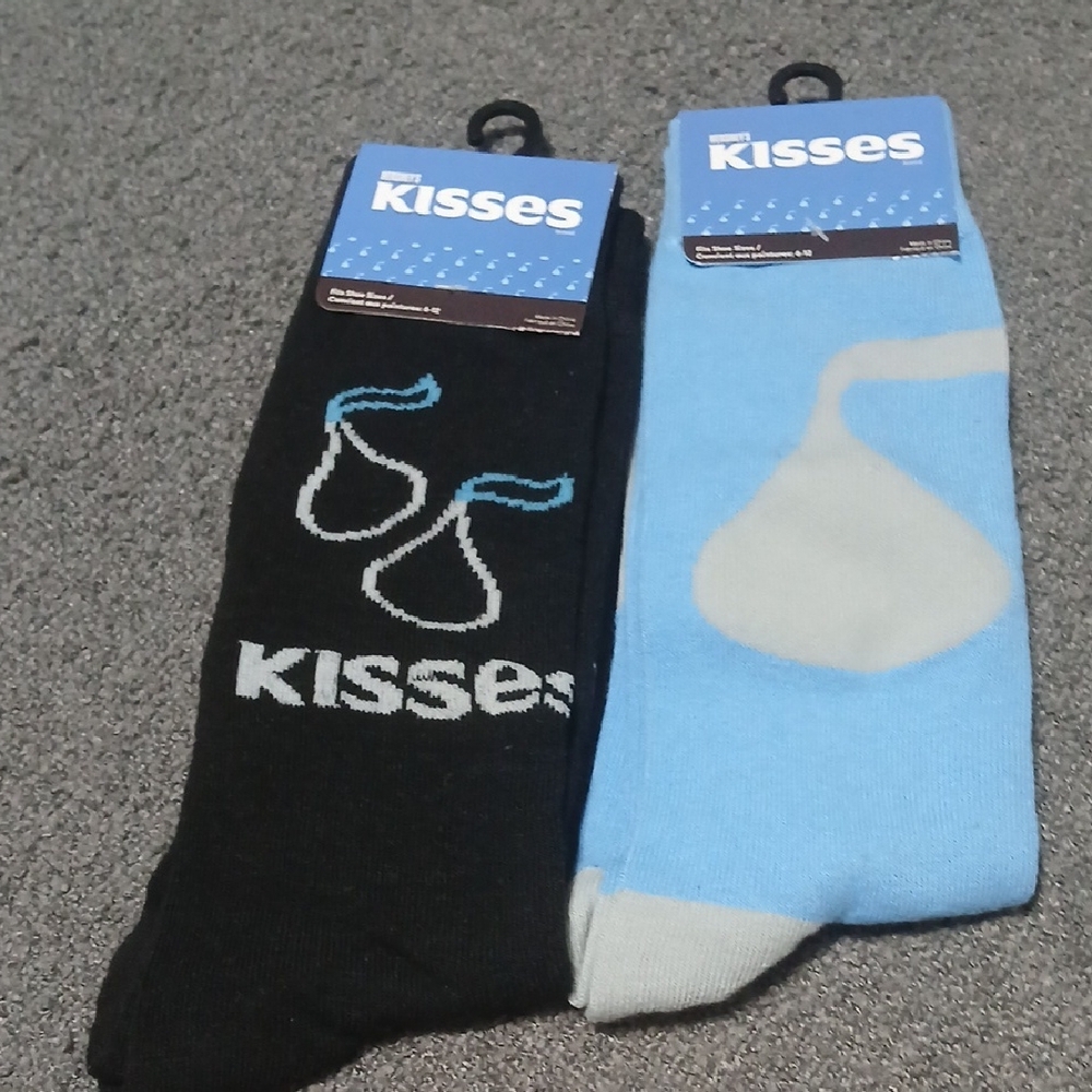 🆕️2pk Hershey sweet treat crew sock bundle